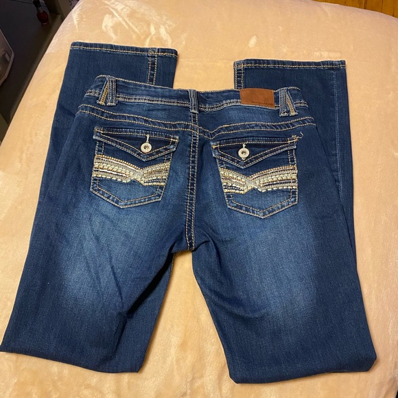 Maurices Jeans - Picture 2 of 3